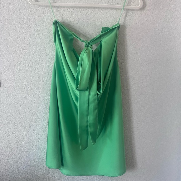ISABELLES CABINET SATIN GREEN DRESS💚💚 - Picture 5 of 7